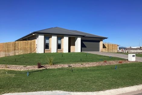 40 North Lakes Cct, Burrum Heads, QLD 4659