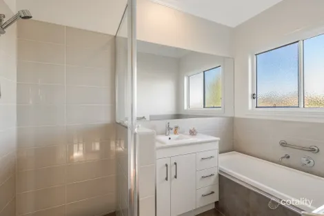 Property photo of 31 Free Street Nobby QLD 4360