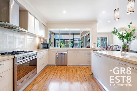 Property photo of 20 Dunferline Crescent Cranbourne VIC 3977