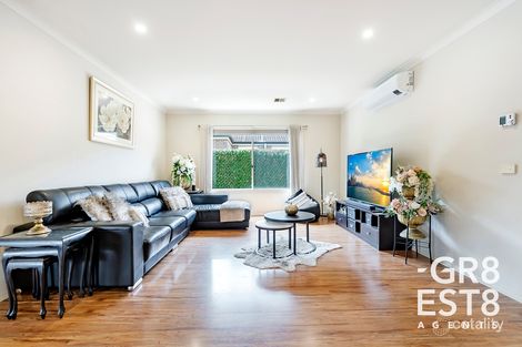 Property photo of 20 Dunferline Crescent Cranbourne VIC 3977