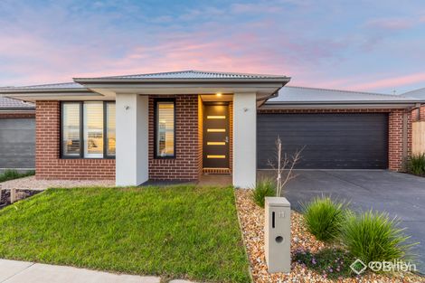 11 Boyce Cct, Clyde North, VIC 3978