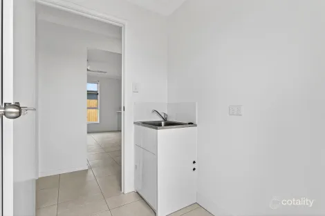 Property photo of 35 Jacana Street Glenvale QLD 4350