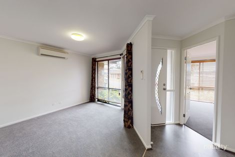 Property photo of 11 Graysynd Circuit Cameron Park NSW 2285