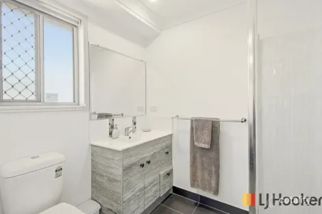 Property photo of 4 Samphire Street Eli Waters QLD 4655