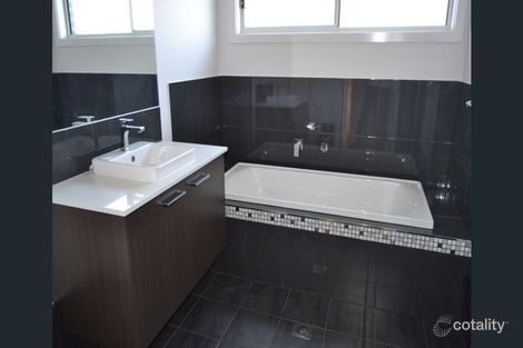 Property photo of 22 Venturer Parade Leppington NSW 2179