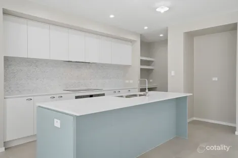 Property photo of 23 Emerald Place Bridgeman Downs QLD 4035