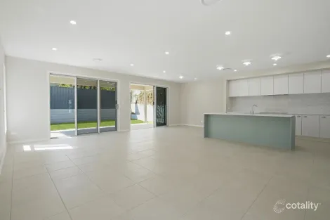 Property photo of 23 Emerald Place Bridgeman Downs QLD 4035