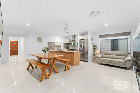 Property photo of 5 Expedition Road Yarrabilba QLD 4207