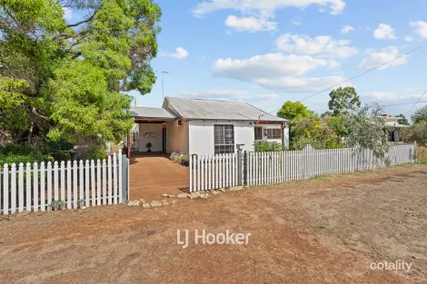 Property photo of 35 Coombes Street Collie WA 6225
