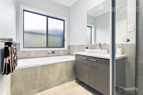 Property photo of 40 Reynolds Parade Pascoe Vale South VIC 3044