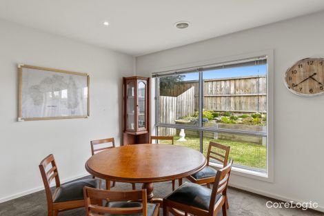 Property photo of 35 Woodright Circuit Cranbourne VIC 3977