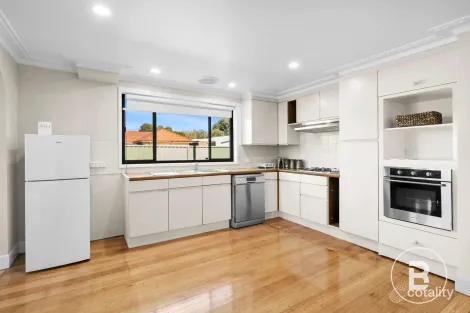 Property photo of 225 Dowling Street Wendouree VIC 3355