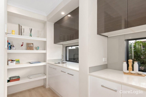 Property photo of 26 Amazon Circuit Helensvale QLD 4212