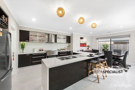 Property photo of 4 Newburgh Street Keysborough VIC 3173