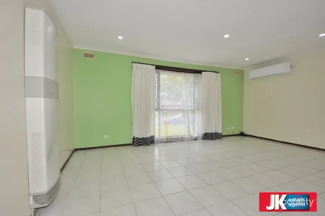 Property photo of 13 Tamarind Crescent Werribee VIC 3030