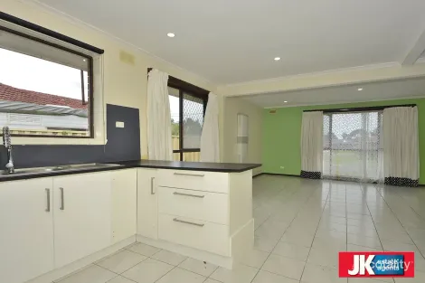 Property photo of 13 Tamarind Crescent Werribee VIC 3030