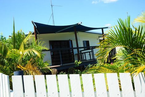 1 Warren St, West Gladstone, QLD 4680