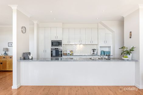 Property photo of 15 Derna Crescent Allambie Heights NSW 2100