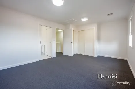 Property photo of 33/22 The Ridge Roxburgh Park VIC 3064