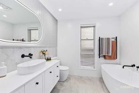Property photo of 36 Jeannie Crescent Berkeley Vale NSW 2261
