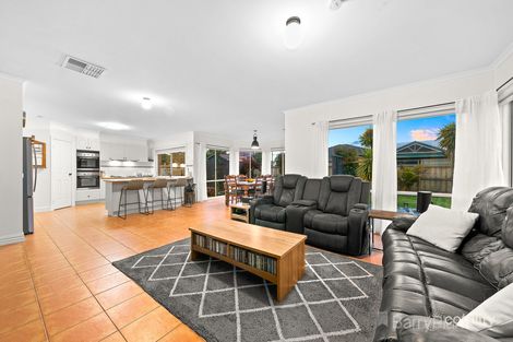 Property photo of 23 Oaklands Way Pakenham VIC 3810