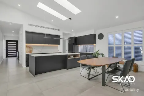 Property photo of 18 Skyway Avenue Wollert VIC 3750