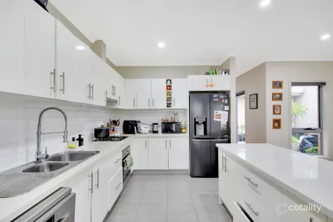 Property photo of 4/12 Cheviot Drive Truganina VIC 3029
