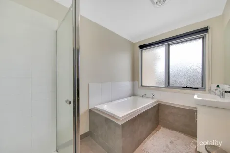 Property photo of 4/12 Cheviot Drive Truganina VIC 3029