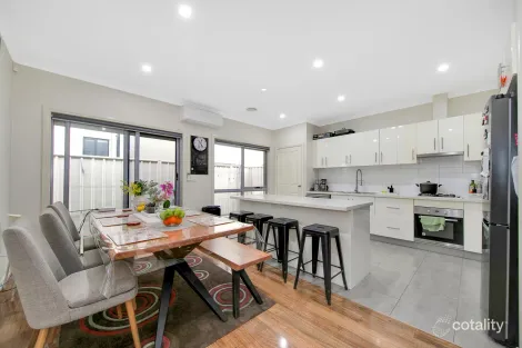 Property photo of 4/12 Cheviot Drive Truganina VIC 3029
