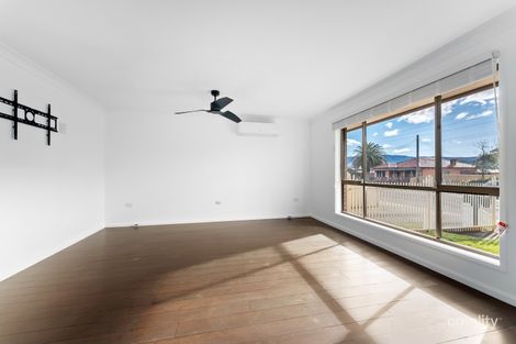 Property photo of 1/121A Tongarra Road Albion Park NSW 2527
