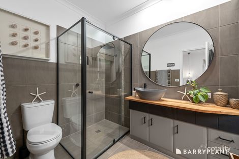 Property photo of 3 Bishop Place Berwick VIC 3806