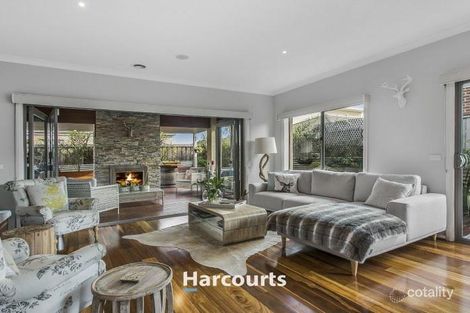 Property photo of 2 Coberley Way Cranbourne North VIC 3977
