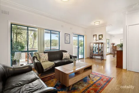Property photo of 32 Carinya Road Picnic Point NSW 2213
