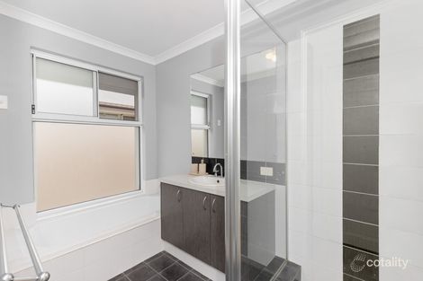 Property photo of 30 Hayeswater Circuit Waikiki WA 6169