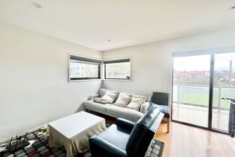 Property photo of 2/16 Shepparson Avenue Carnegie VIC 3163