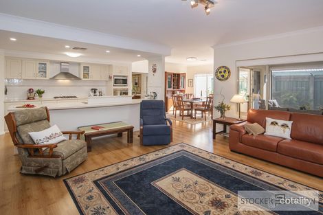 Property photo of 17 Beachgrove Place Geographe WA 6280