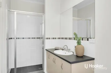 Property photo of 15 Chaucer Street Clearview SA 5085