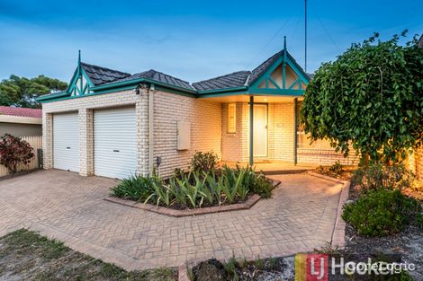 Property photo of 13 Adelong Court Berwick VIC 3806