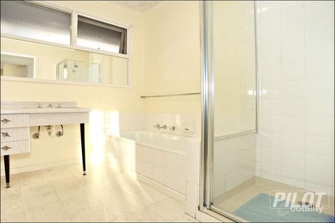 Property photo of 11 Cassia Grove Frankston VIC 3199