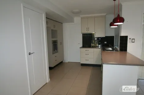 Property photo of 3/91 Borilla Street Emerald QLD 4720