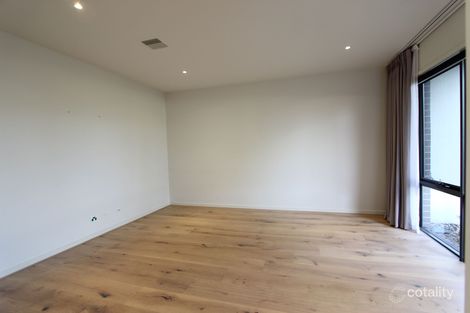 Property photo of 19 Medley Walk Ascot Vale VIC 3032