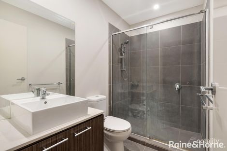 Property photo of 9 Channel Walk Craigieburn VIC 3064