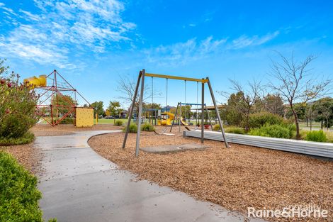 Property photo of 9 Channel Walk Craigieburn VIC 3064