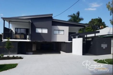 Property photo of 28 Peasant Street Holland Park West QLD 4121