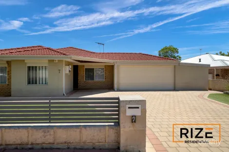 Property photo of 7 Cadoux Loop Hocking WA 6065