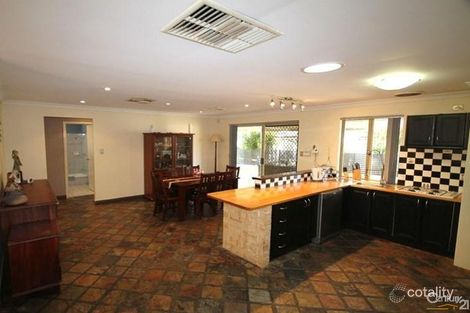 Property photo of 14 Chisholm Circle Seville Grove WA 6112