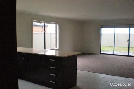 Property photo of 47 Statesman Circuit Cranbourne East VIC 3977