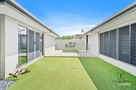 Property photo of 27 Canopys Edge Boulevard Smithfield QLD 4878