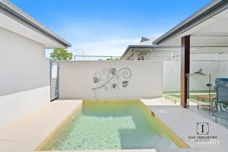 Property photo of 27 Canopys Edge Boulevard Smithfield QLD 4878