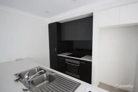 Property photo of 1/8 Robert Drive Pimpama QLD 4209